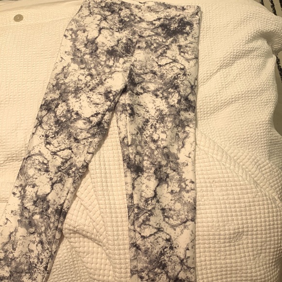 Balance collection - Picture 1 of 2